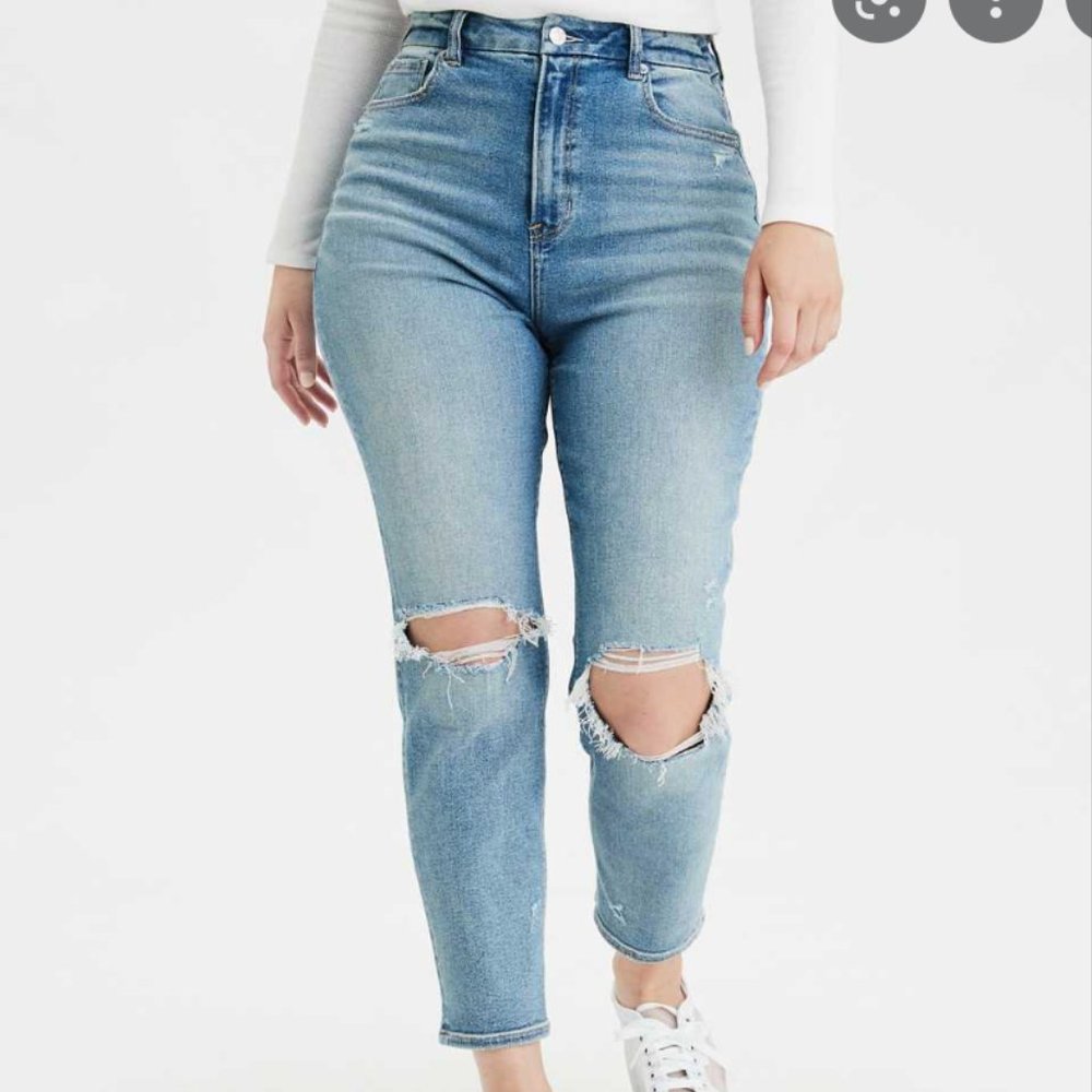 American Eagle Stretch Ripped Curvy Mom Jean